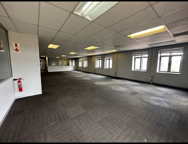 1,818M² OFFICE TO LET IN CENTURY CITY